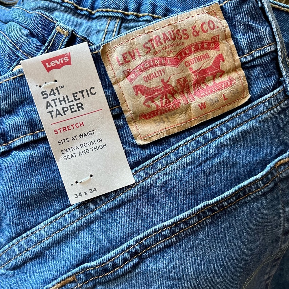New Never Worn Mens Levi 541 Jeans